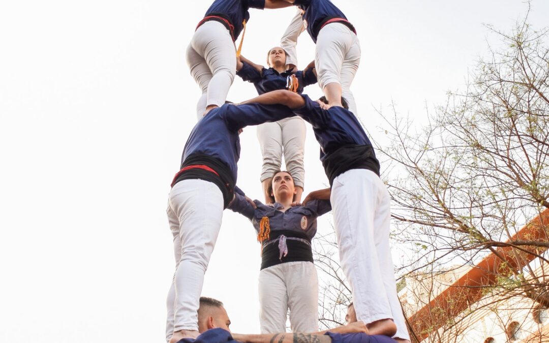 Quatre castells i dues estrenes descarregades per Sant Jordi