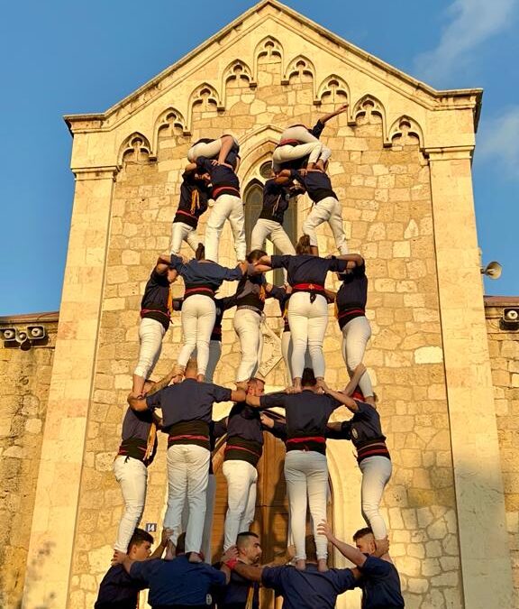Castells de set i mig per la Diada Blava al Serrallo