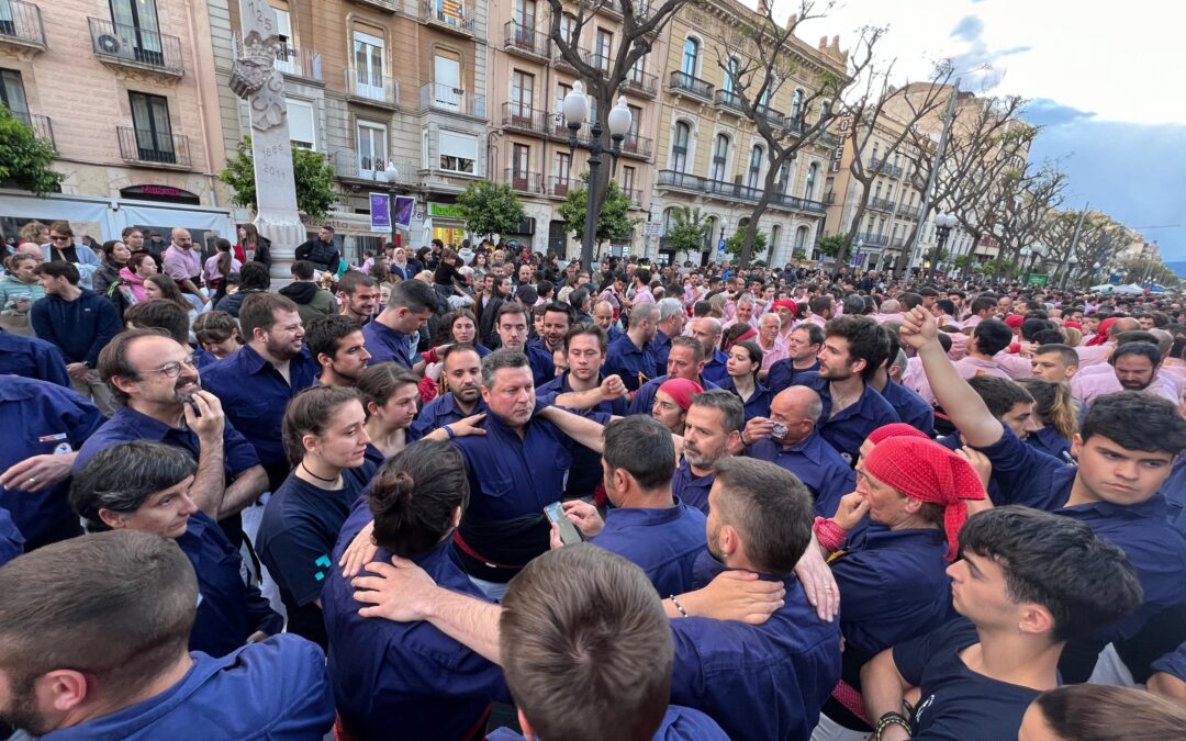 Quatre castells, una estrena i un pilar de cinc descarregats per Sant Jordi