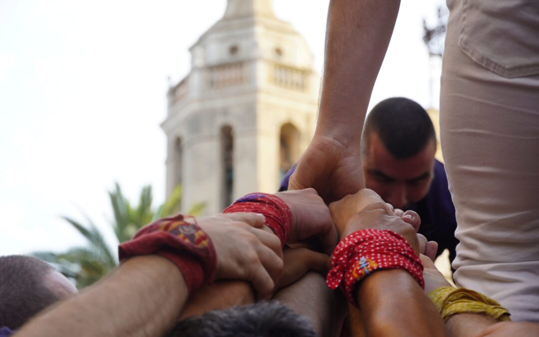 Els Xiquets del Serrallo descarreguen el 5 de 7 en la seva estrena a Sitges