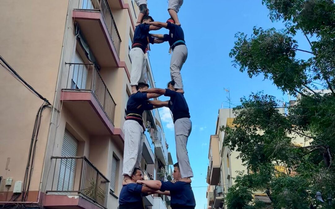 Els Xiquets del Serrallo descarreguen per primer cop a casa el 2 de 7